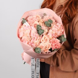 nezhnyj buket s rozovoj gortenziej 3